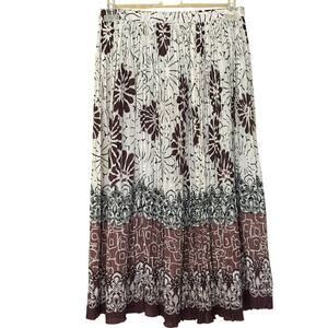 Vintage pleated floral maxiskirt, brown/white, large, peasant, festival, artsy